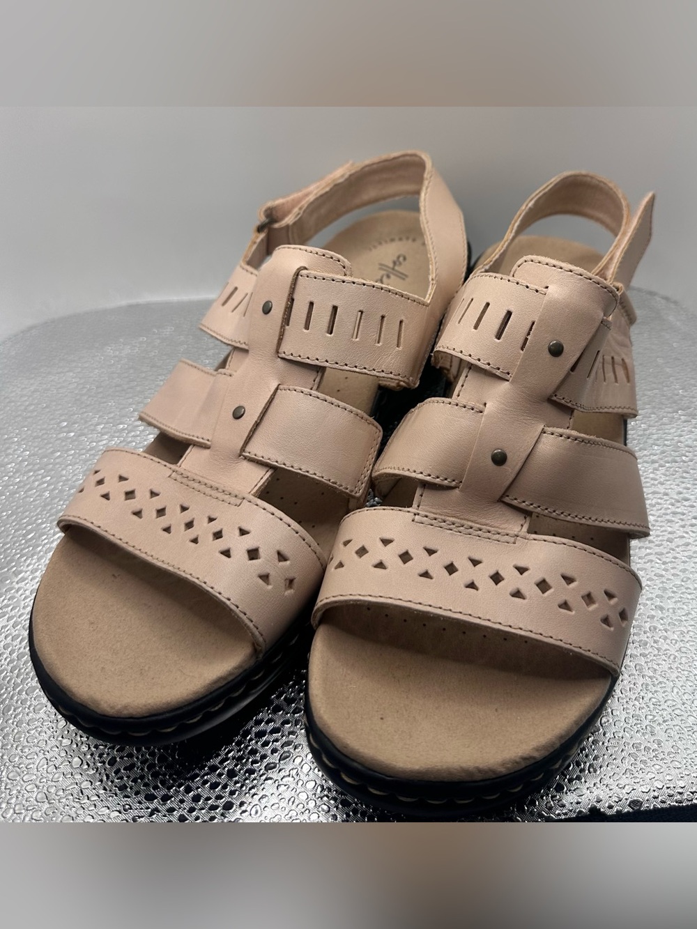 Clarks Collection Cut-Out Sandals Lexi Qwin Blush Leather Beige Rose Sz 10W- new